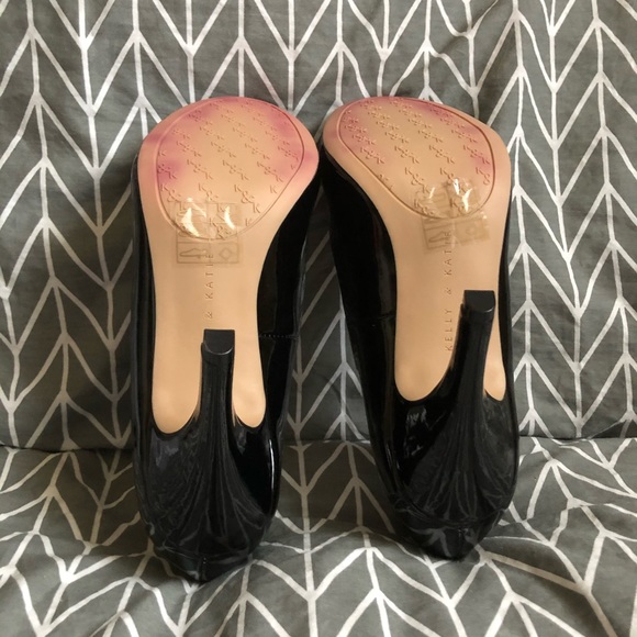 Kelly & Katie Heels, Round Toe - Black, Size 8 - Picture 9 of 16